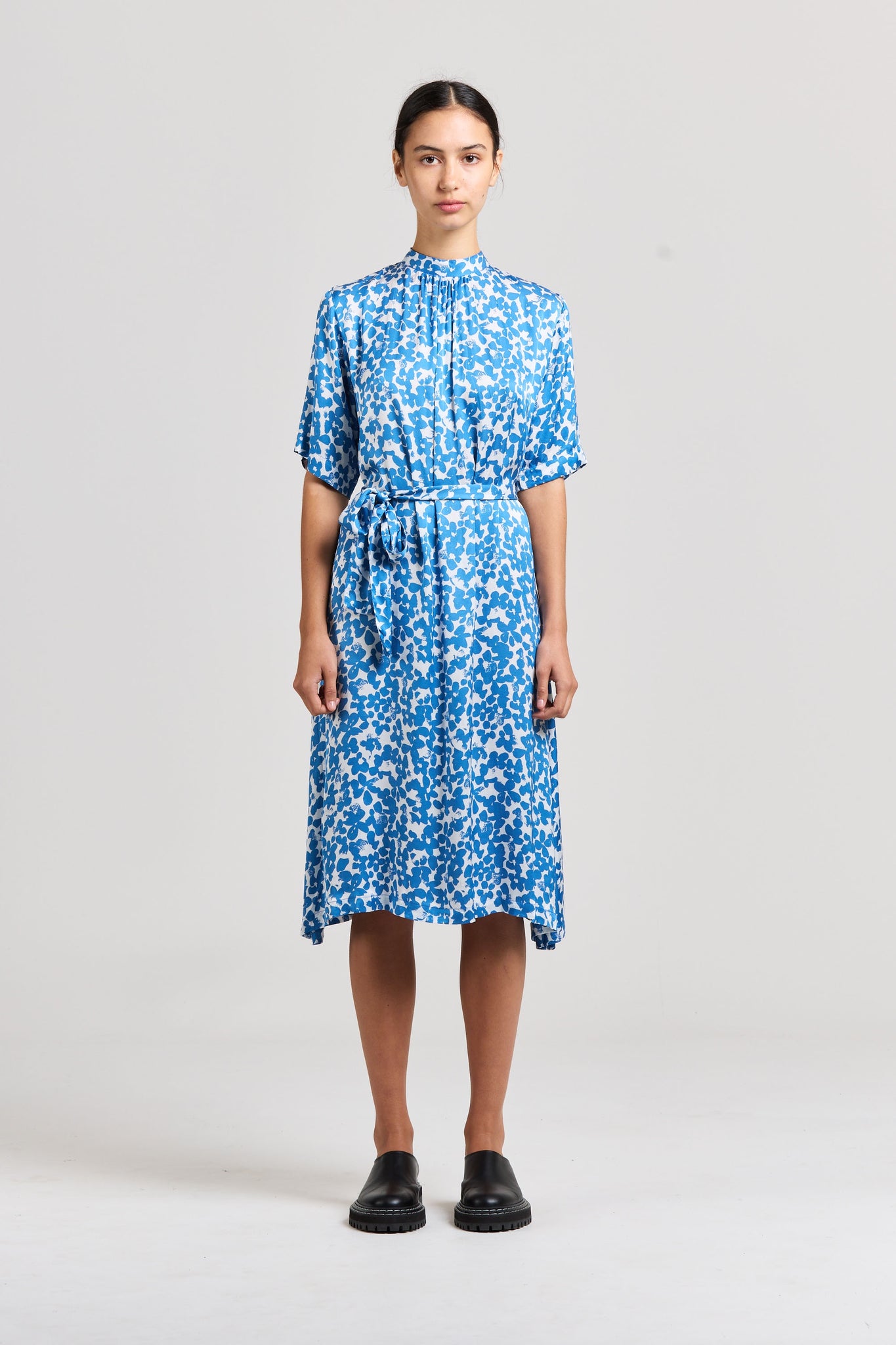 Open Back Dress Short Sleeve, Blue Flower Print