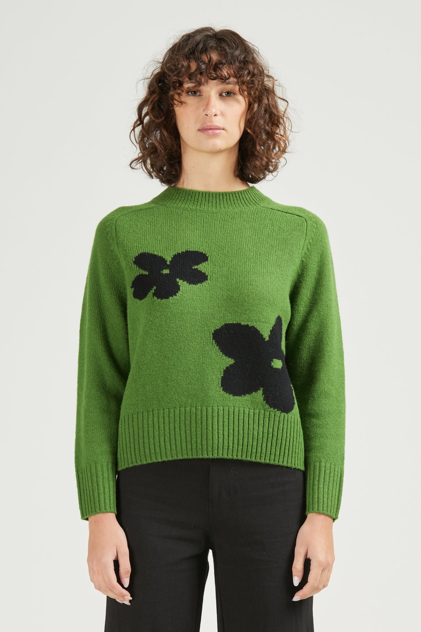 Flower Saddle Neck, Cropped, Fern