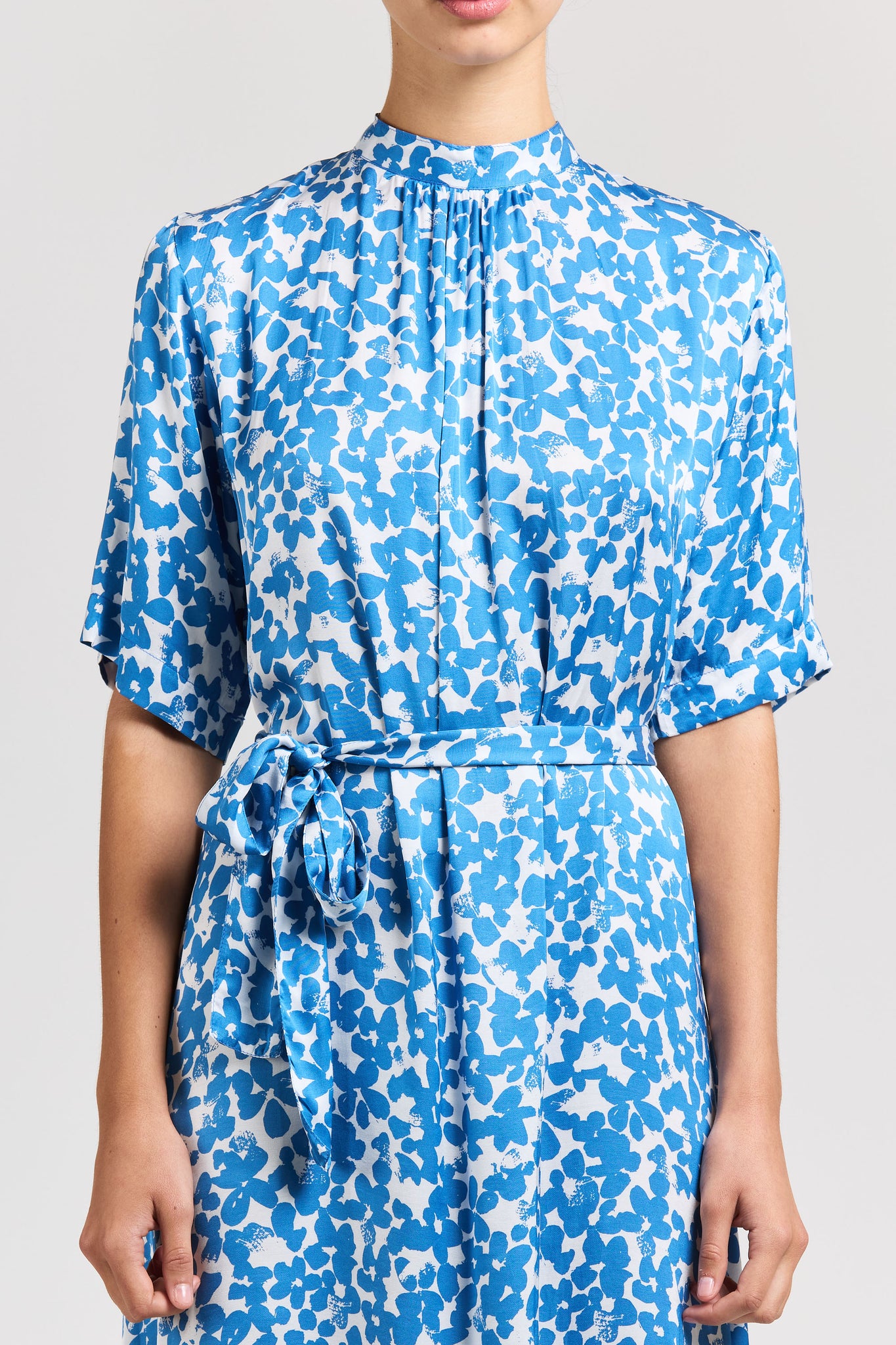 Open Back Dress Short Sleeve, Blue Flower Print