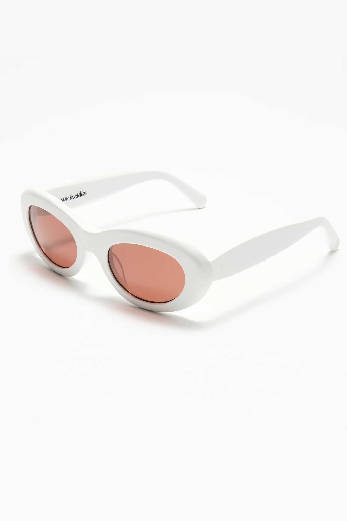 Courtney, Solid White